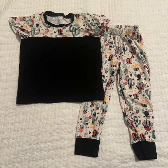 small shop Gender Neutral Baby Outfit - Picture 2 of 10